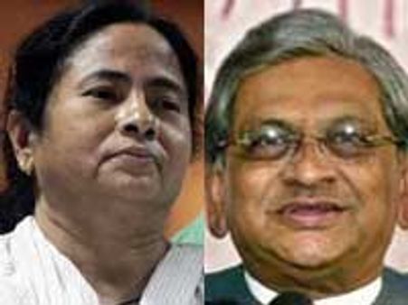 வெளியுறவு அமைச்சர் கிருஷ்ணா-மம்தாவுக்கு ரயில்வே