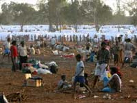 நீரில்லை-கழிப்பிடமில்லை: கொடுமையான சூழலில் தவிக்கும் தமிழர்கள்