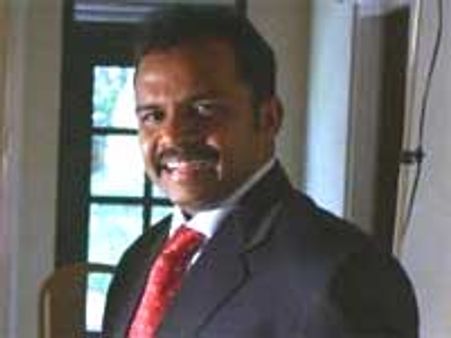 பிரபாகரனின் மனைவி, மகள் மரணம்-கருணா