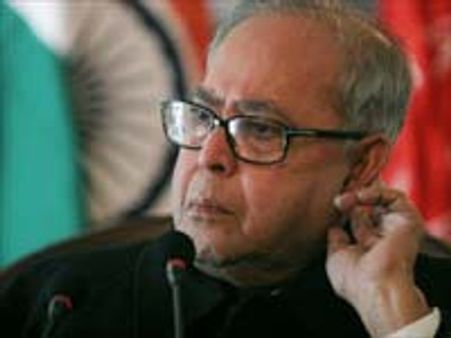 வங்கிகளின் பிடிவாதம்-முகர்ஜியால் தளர்த்த முடியுமா?