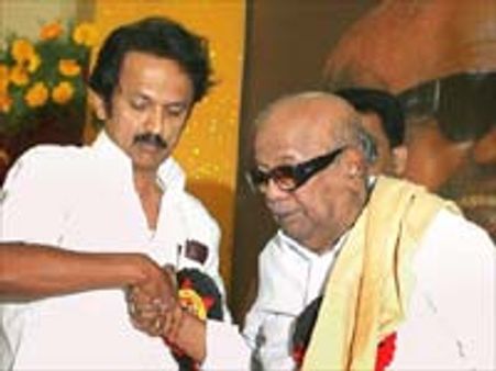 துணை முதல்வரானார் மு.க.ஸ்டாலின்-ஆளுநர் அறிவிப்பு!