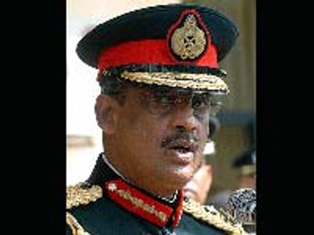 தெற்கு-கிழக்கில் 300 மனித வெடிகுண்டுகள் ஊடுறுவல்: பொன்சேகா
