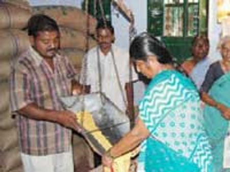 விண்ணப்பித்த 60 நாட்களில் ரேசன் அட்டை-வேலு