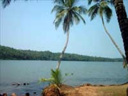 தமிழக மணலை 'சுரண்டும்' கேரளம்!