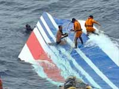 ஏர் பிரான்ஸ் விமான விபத்துக்கு தீவிரவாதம் காரணமா?