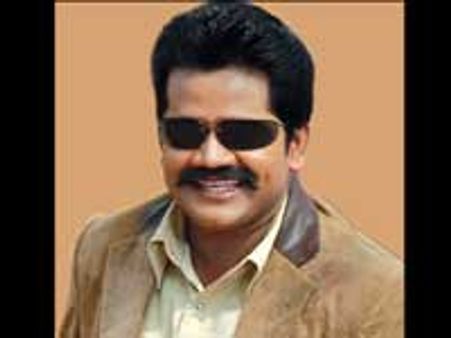 திமுக எம்பி ரித்தீஷ் மிரட்டுகிறார்-டிஜிபியிடம் புகார்