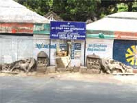 'தட்ஸ்தமிழ்' எதிரொலி-குற்றாலம் அருட்காட்சியகத்தில் அமைச்சர் ஆய்வு