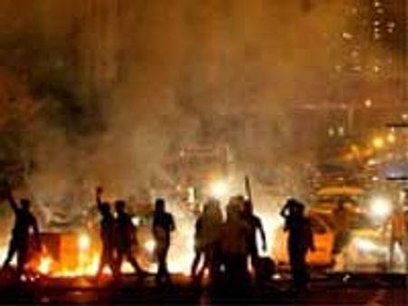 அதிபர் தேர்தல்: ஈரானில் கலவரம்-7 பேர் பலி, மறுவாக்கு எண்ணிக்கை