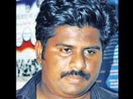 30 மாணவிகளுடன் காமலீலை-வீடியோ-ஆசிரியர் கைது