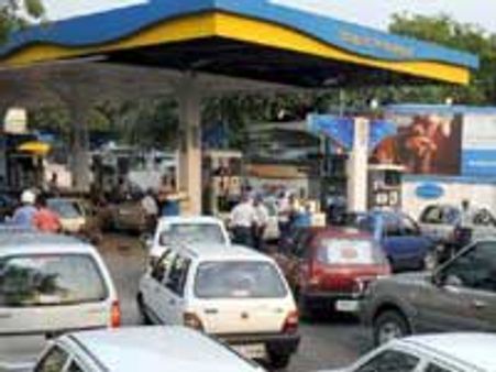 ஓரிரு நாளில் பெட்ரோல், டீசல் விலை உயரும் - அமைச்சகம்