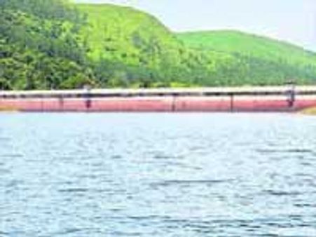 முல்லை பெரியாறு அணையில் 'சேட்டன்கள்' சேட்டை!