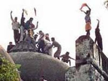 பாபர் மசூதி இடிப்பு-17 ஆண்டுகளுக்குப் பின் லிபரான் கமிஷன் அறிக்கை தாக்கல்