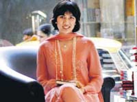 அழகும், அறிவும் சேர்ந்த எழுத்தாளர் ஹிமானி டால்மியா