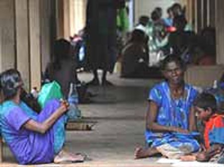 வயதான தமிழர்கள் குடும்பத்தினருடன் இணைய இலங்கை அரசு அனுமதி