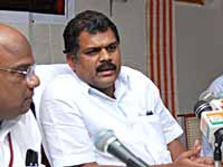 தூத்துக்குடி-கொழும்பு கப்பலுக்கு வாய்ப்பில்லை-வாசன்