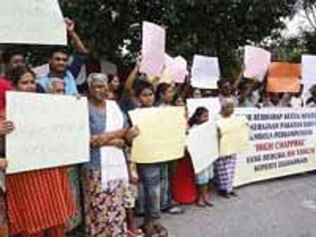 மலேசியாவில் தமிழர்கள் கிராமத்தை அழிக்க முயற்சி!