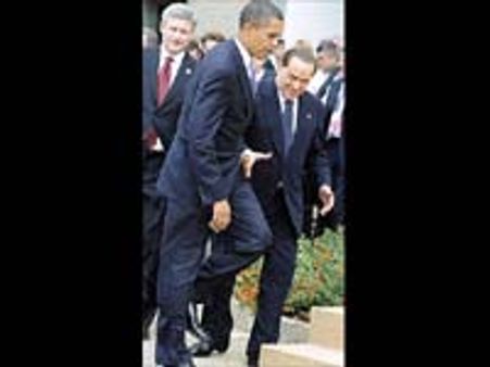 இத்தாலி பிரதமர் பெர்லஸ்கோனியுடன் கை குலுக்க மறுத்த ஒபாமா