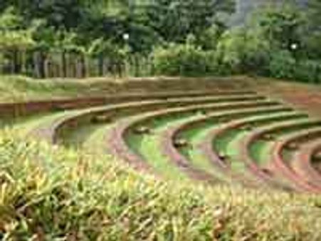 பார்வையாளர்களை ஈர்க்கும் குற்றாலம் அருகே உள்ள கேரளா சுற்றுலா தலங்கள்