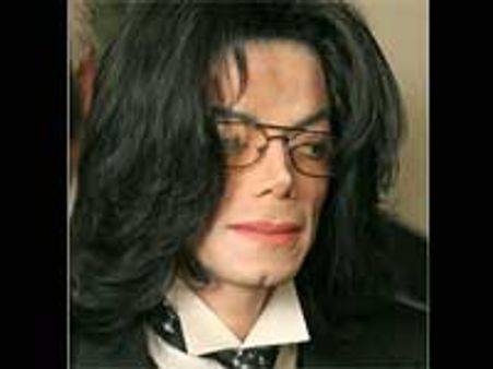 பணத்துக்காக ஜாக்சனைக் கொன்று விட்டனர் - சகோதரி கூறுகிறார்