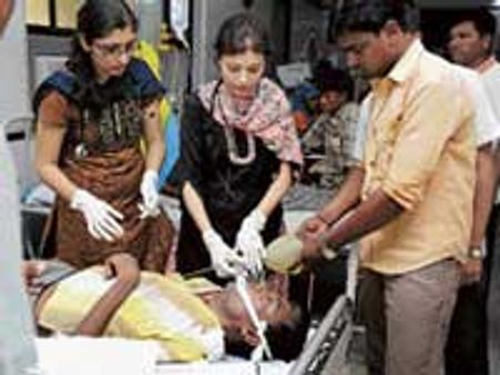 குஜராத் சாராய சாவுகள்-மக்களவையில் அமளி