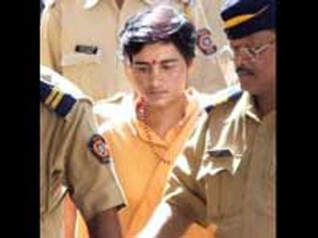 பெண் சாமியார் பிரஞ்யா தற்கொலை மிரட்டல்