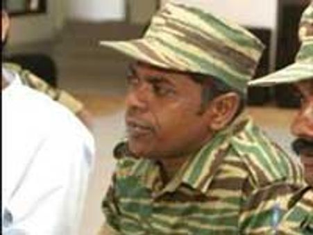 கிழக்கு மாகாண தளபதிகள் மலேசியாவுக்கு தப்பினர்-கருணா