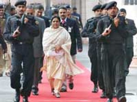 மாயாவதி-லாலு-முலாயம்: என்எஸ்ஜி பாதுகாப்பு கட்?