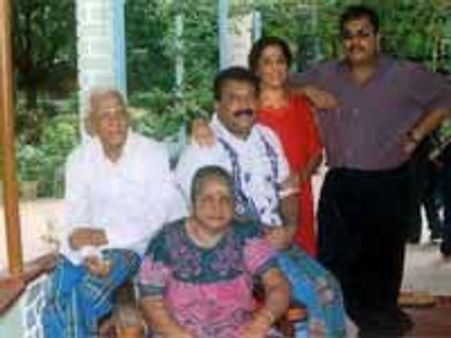 முகாமில் காணாமல் போன பிரபாகரனின் பெற்றோர்!!!