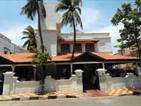 பங்களாவில் வசிக்காமல் தெரு வீட்டில் வசிக்கும் ஒரே முதல்வர் நான்தான் - கருணாநிதி