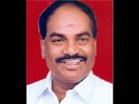 ஏழு கோடித் தமிழனுக்கும் கோபாலபுரம்தானே புனிதத் தலம் - ஜெகத்ரட்சகன் புகழாரம்!!!!