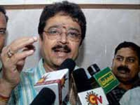 அதிமுகவிலிருந்து எஸ்.வி.சேகர்-அனிதா ராதாகிருஷ்ணன் நீக்கம்