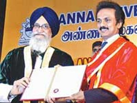 பல்கலை.கள் ஆய்வுகளுக்கு முன்னுரிமை தர வேண்டும் - ஸ்டாலின்