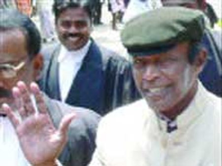 அருணா கொலை-கொழும்பு தப்ப முயன்ற எஸ்.ஏ.ராஜா கைது!