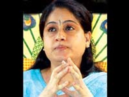 காங்கிரசில் இணைகிறார் விஜய்சாந்தி?