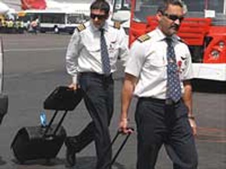 செப். 7 முதல் ஸ்ட்ரைக்: ஜெட் பைலட்டுகள் அறிவிப்பு!