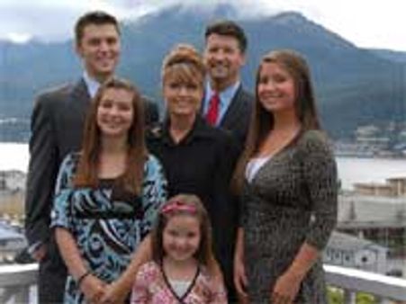 கணவருடன் மோதல்-விவாகரத்து செய்கிறார் சாரா பாலின்