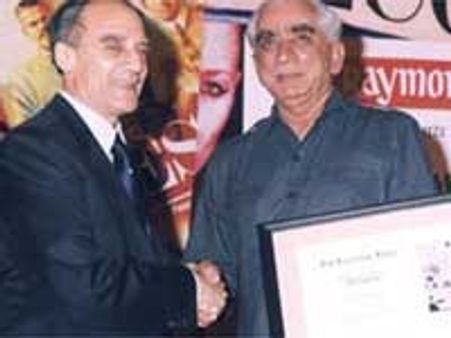 மோடி ஏன் விலகவில்லை?-விளக்கும் ஷோரி