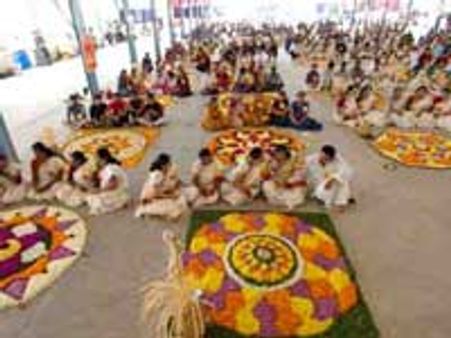 குற்றாலம் கல்லூரியில் ஓணம் பண்டிகை கொண்டாட்டம்