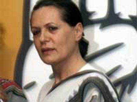 ஆந்திர முதல்வர் பதவி நெருக்கடி - சோனியா ஆலோசனை