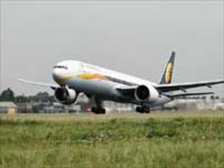 10 பைலட்டுகள் நீக்கம்... பயணிகள் அவதி தொடர்கிறது!