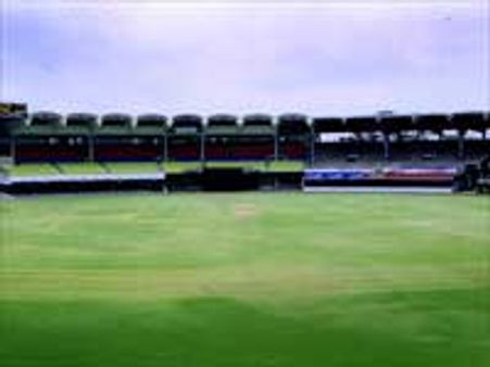 உ.கோ. கிரிக்கெட்-சேப்பாக்கம் மைதான புதுப்பிக்கும் பணி துவக்கம்