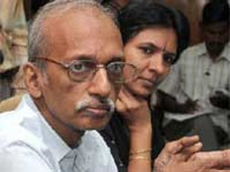 பணம்-பதவி ஆசையில் தலைவர்கள்-நரேஷ் குப்தா