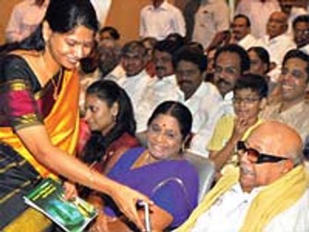 கருணாநிதியின் கலை வாரிசு கனிமொழி- அன்பழகன்