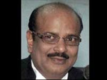 சொத்து குவிப்பு புகார்-தினகரனுக்கு உச்சநீதிமன்ற நீதிபதி பதவி தர கடும் எதிர்ப்பு