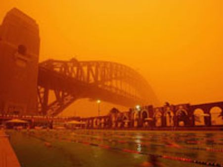 ஆஸ்திரேலியாவில் பயங்கர புழுதி புயல்!