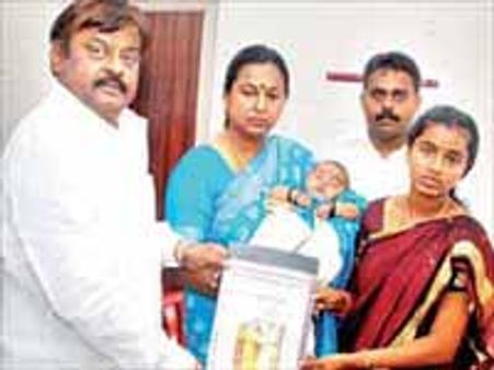 போலீஸ் சமரசத்தைத் தொடர்ந்து கணவருடன் இணைந்தார் நாகர்கோவில் கோபிகா