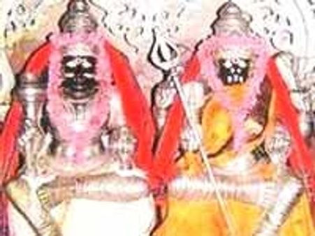 குலசேகரன்பட்டனத்தில் தசரா விழா கொண்டாட்டம்
