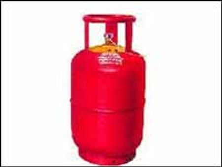 தமிழகத்தில் சமையல் கேஸ் சிலிண்டர்களுக்கு பெரும் தட்டுப்பாடு