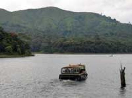 தேக்கடி படகு விபத்து: பலி 30 - 13 பேர் மீட்பு - 35 பேரைக் காணவில்லை