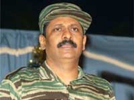 மனைவியை கொன்று 'பொட்டு' தற்கொலை செய்து கொண்டாராம்-இலங்கை